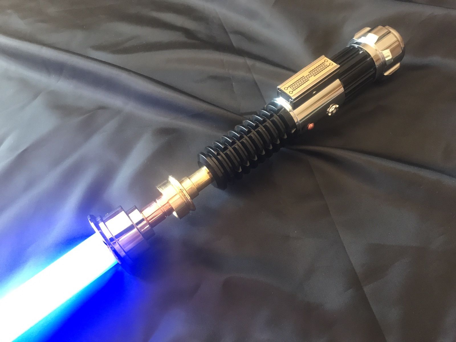 Star Wars : Les plus beaux sabres laser vendus sur eBay